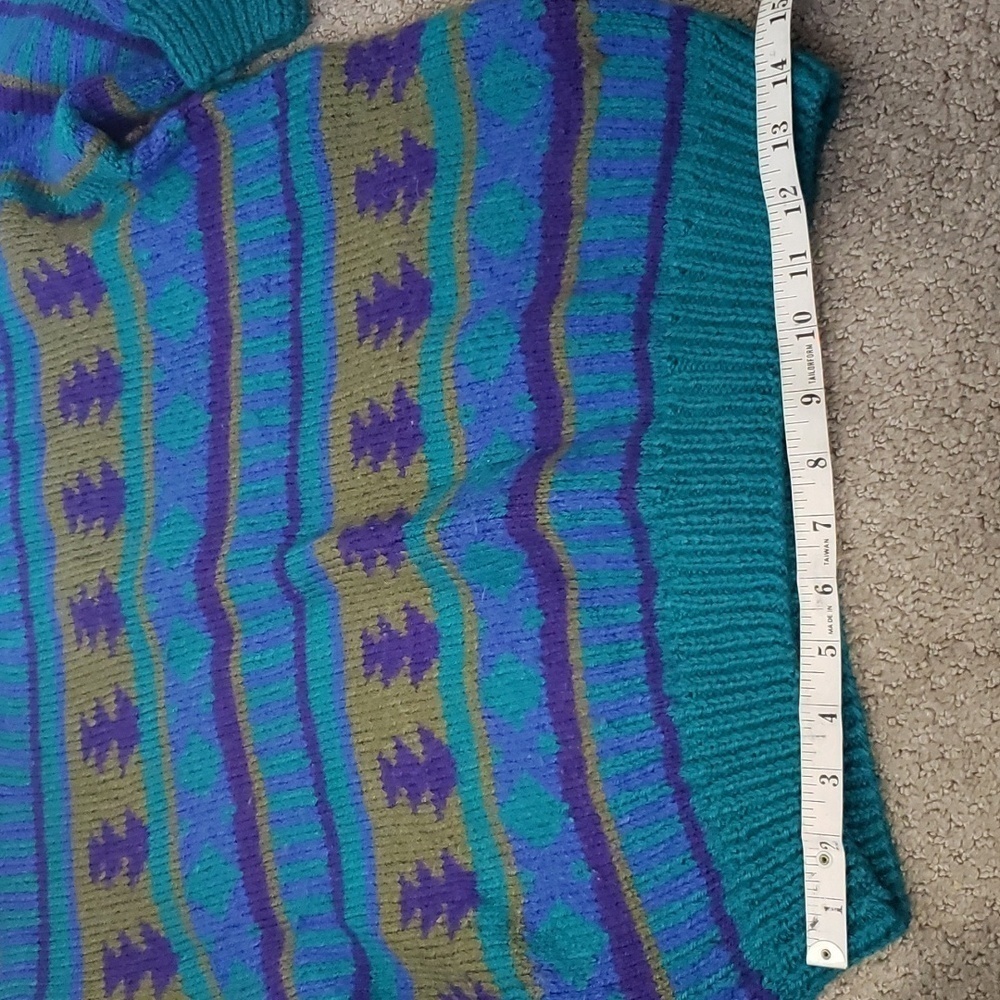 Vintage handmade knit sweater with geometric shapes medium - Picture 8 of 8